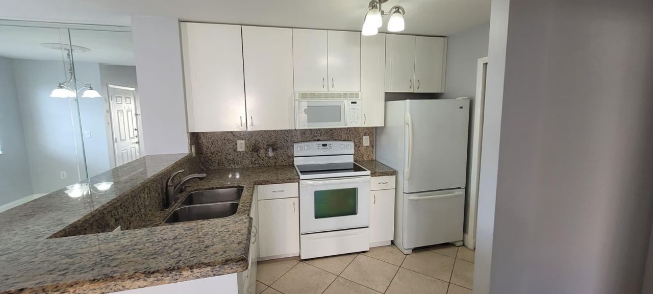 1755 Village Boulevard, Unit 208, West Palm Beach, FL 33409 Photo
