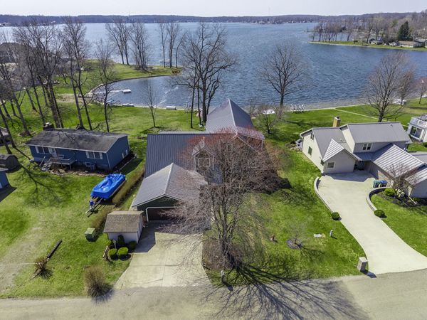 1064 Bayview Drive, Coldwater, MI 49036