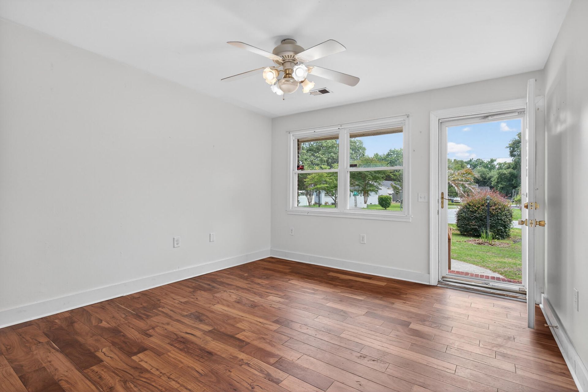 3616 Marshfield Road Photo 9