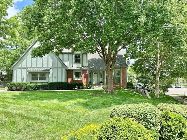 8700 W 113th Street, Overland Park, KS 66210