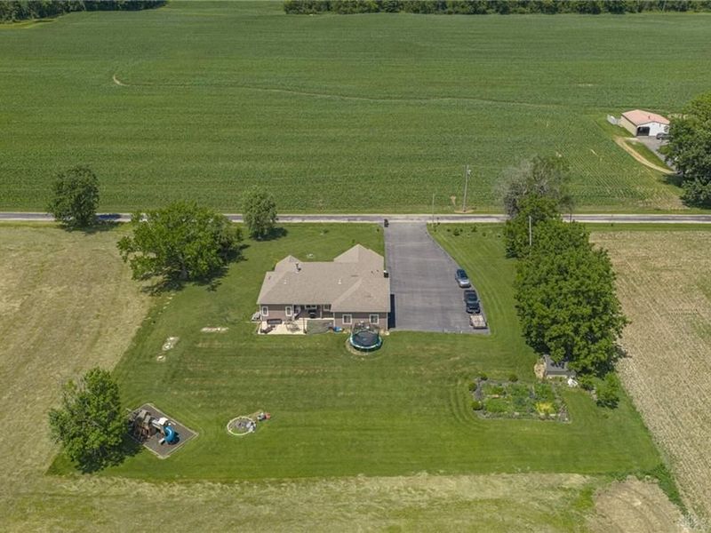 8272 Snake Road, Trotwood, OH 45426 Photo 3