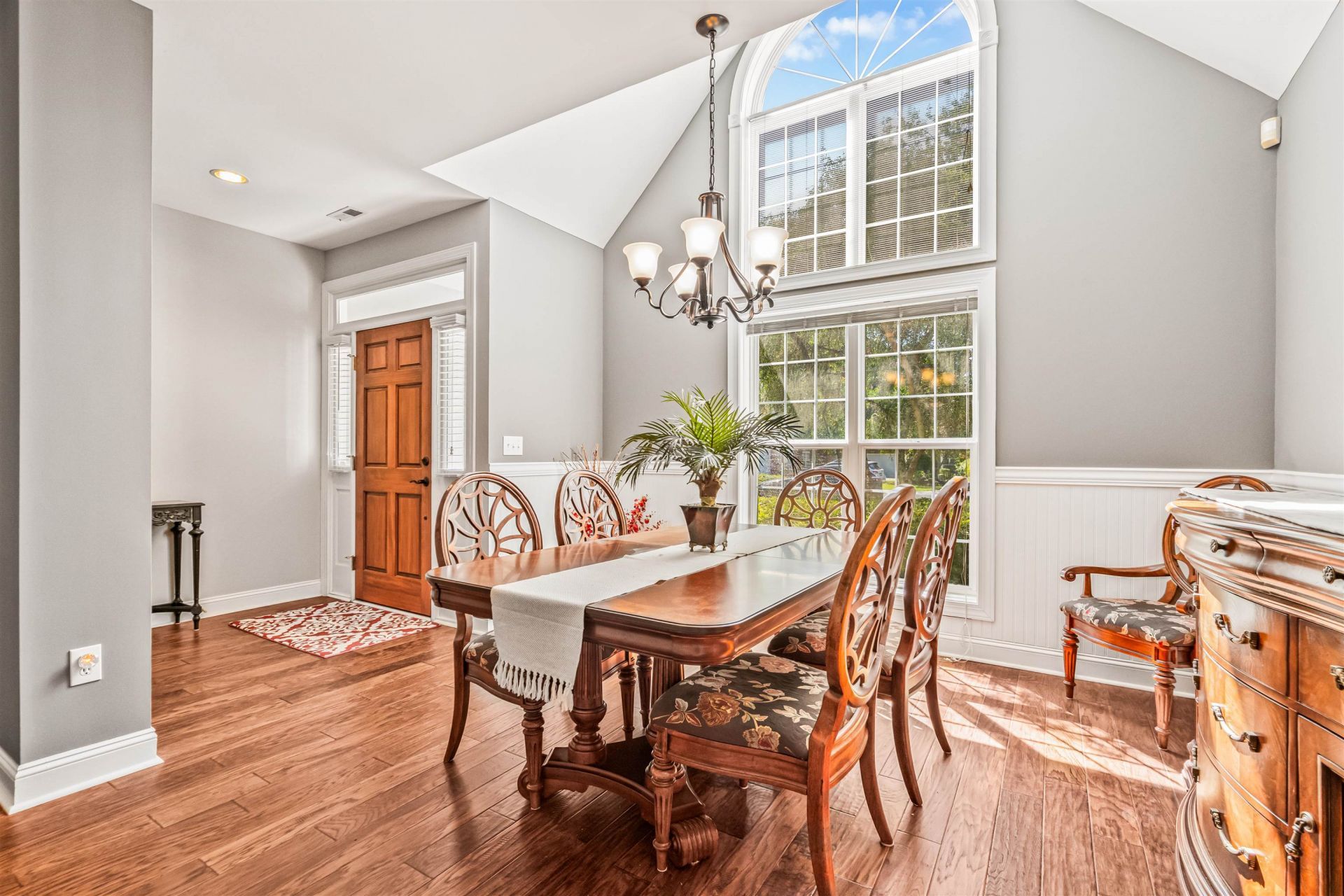 1438 Highland Ct. Photo 14