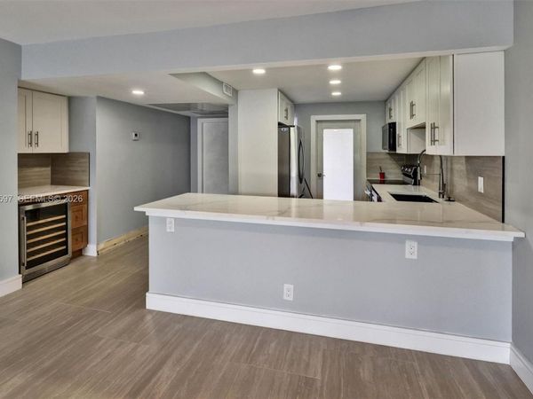 2940 N Course Dr, Unit 311, Pompano Beach, FL 33069