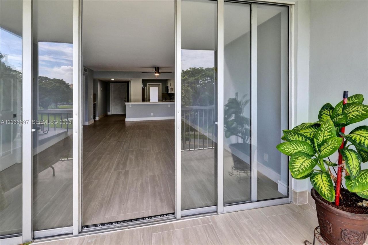 2940 N Course Dr, Unit 311, Pompano Beach, FL 33069 Photo