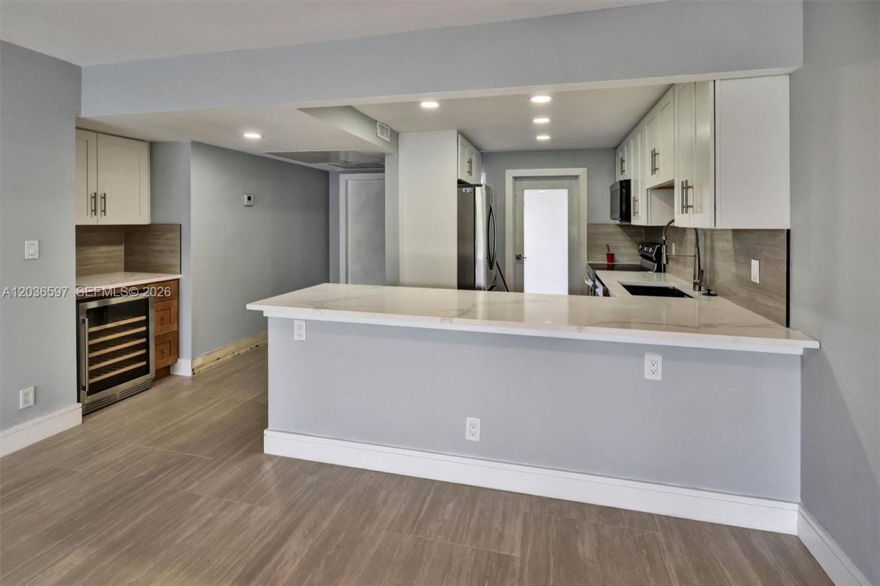 2940 N Course Dr, Unit 311, Pompano Beach, FL 33069 Photo