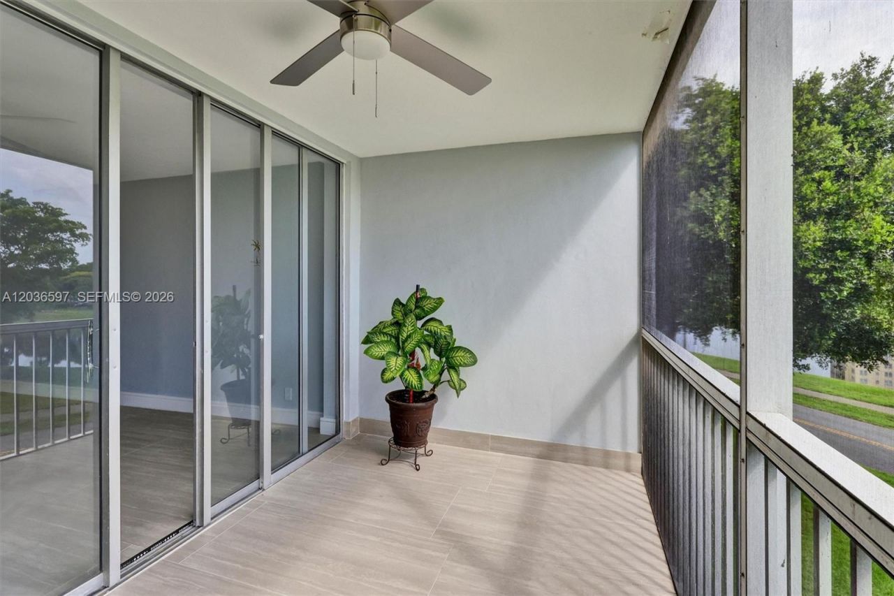 2940 N Course Dr, Unit 311, Pompano Beach, FL 33069 Photo