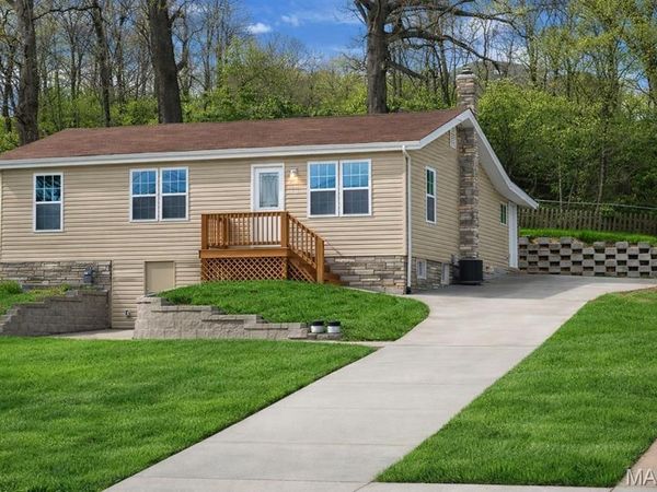 810 Forest Avenue , Valley Park, MO 63088