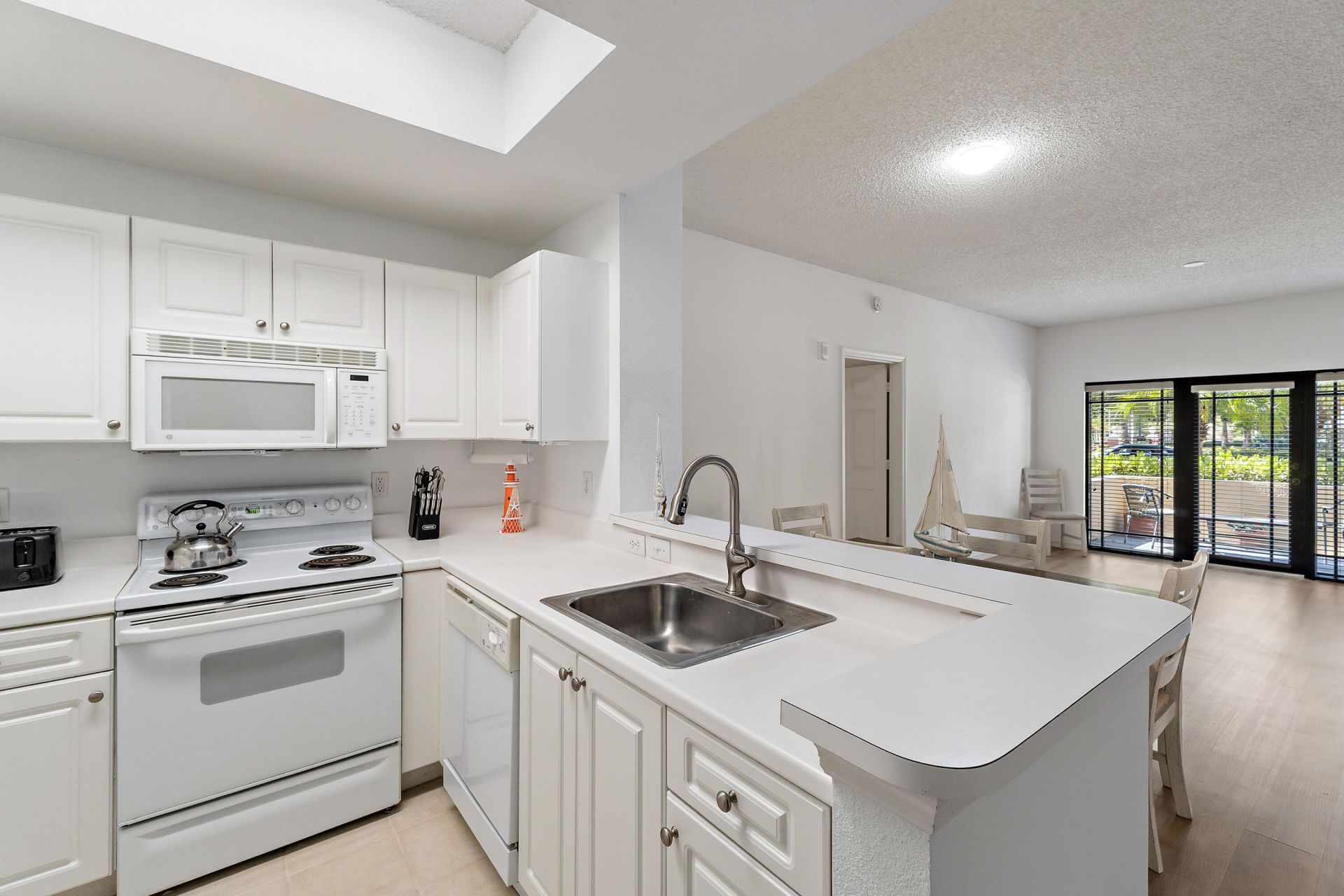 2915 Tuscany Court, Unit 102, Palm Beach Gardens, FL 33410 Photo