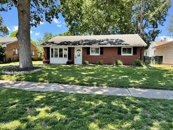 410 Danesmoor Road, Holland, OH 43528