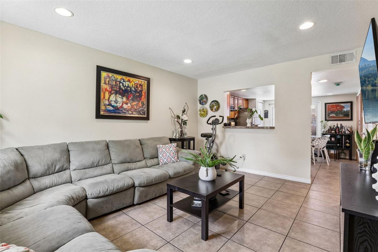 12057 Tift Circle, Orlando, FL 32826 Photo