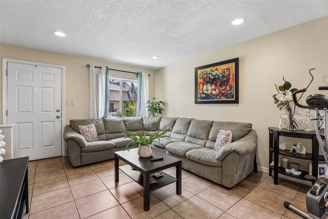 12057 Tift Circle, Orlando, FL 32826 Photo