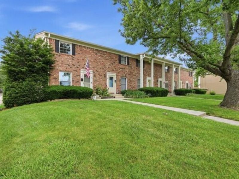 123 Beacon Run W, Unit 21F, Columbus, OH 43228 Photo 1