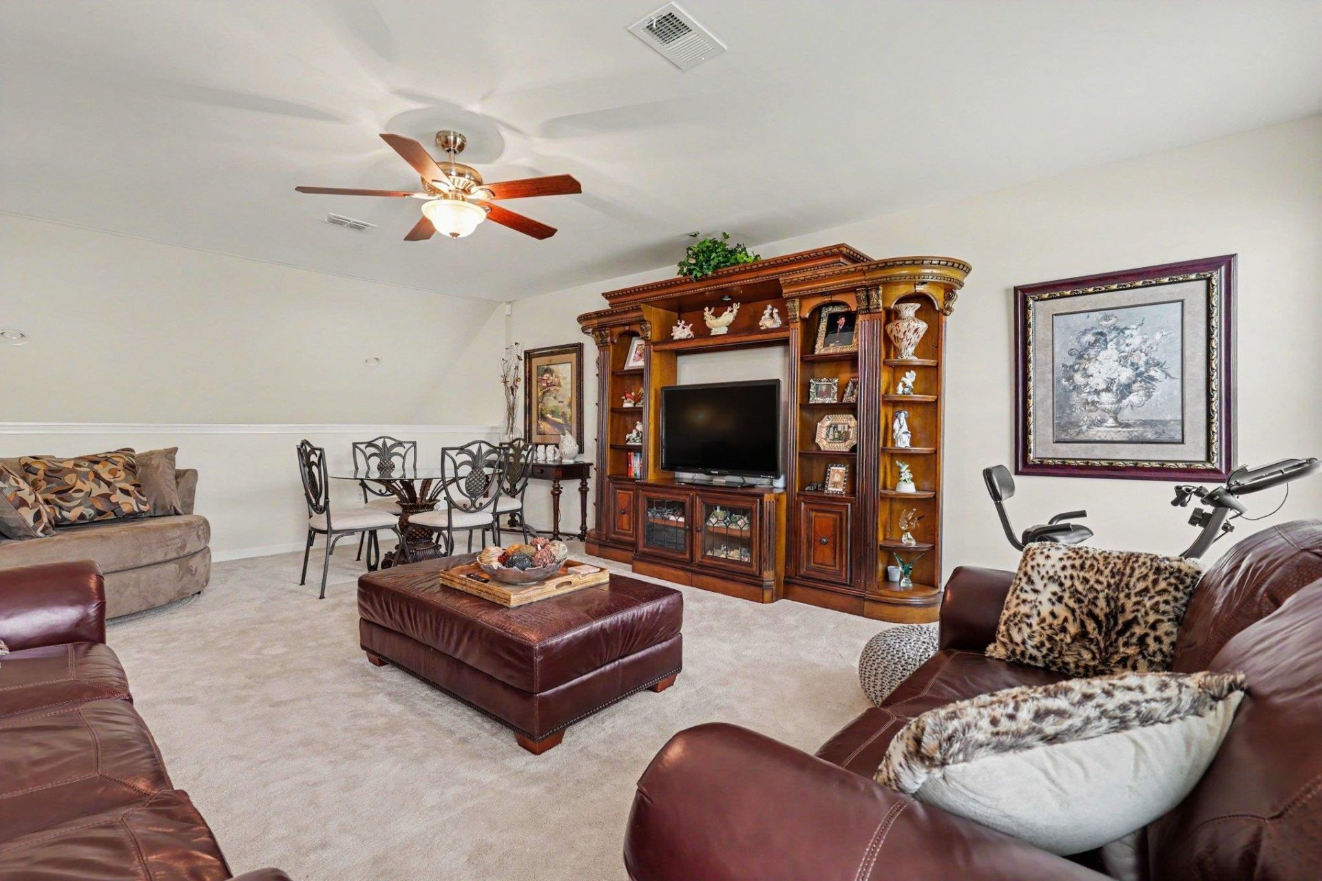 571 Majorca Loop Photo 10