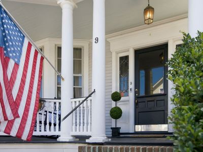 9 Colonial Street, Charleston, SC 29401