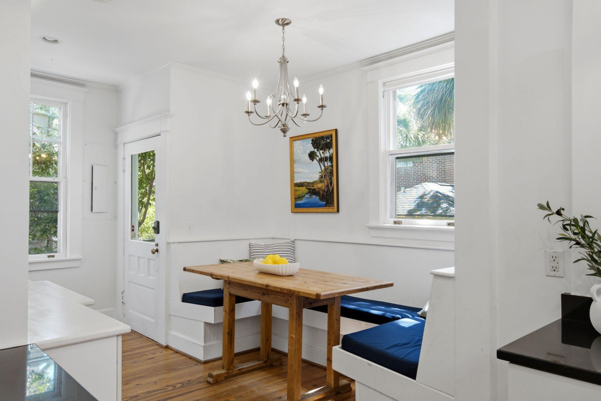 9 Colonial Street Photo 13