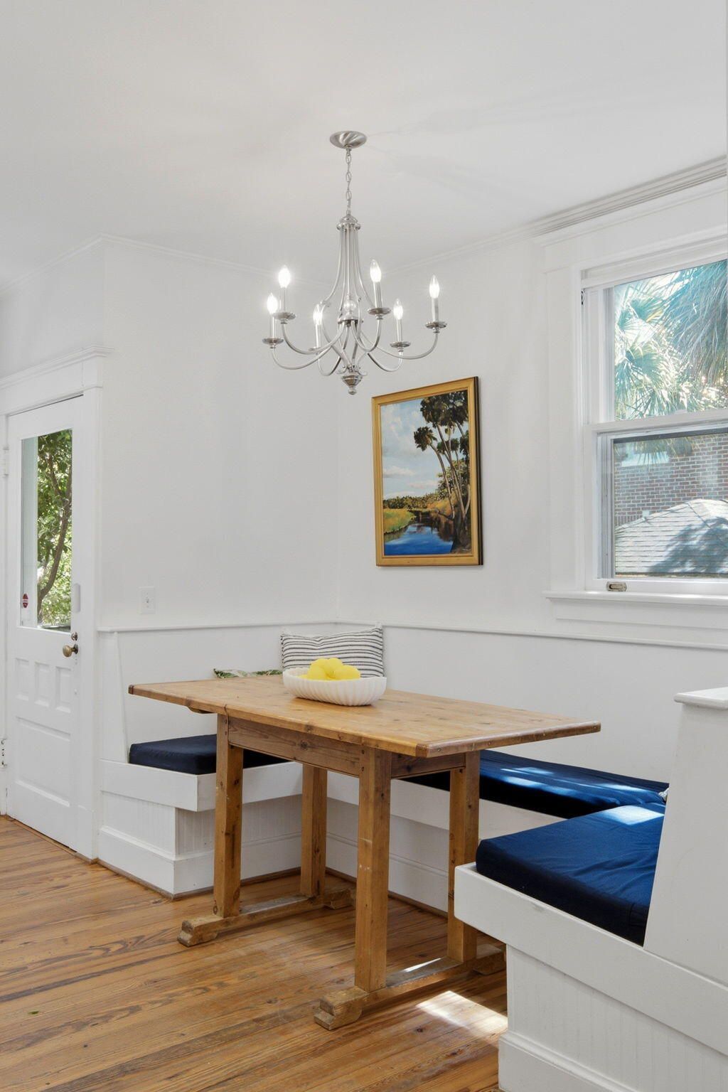 9 Colonial Street Photo 14
