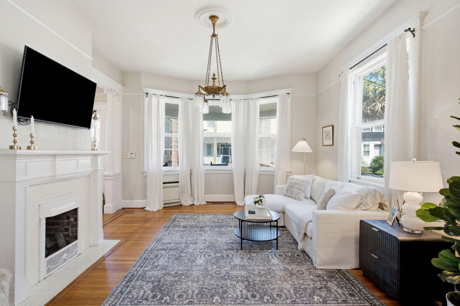 9 Colonial Street Photo 18