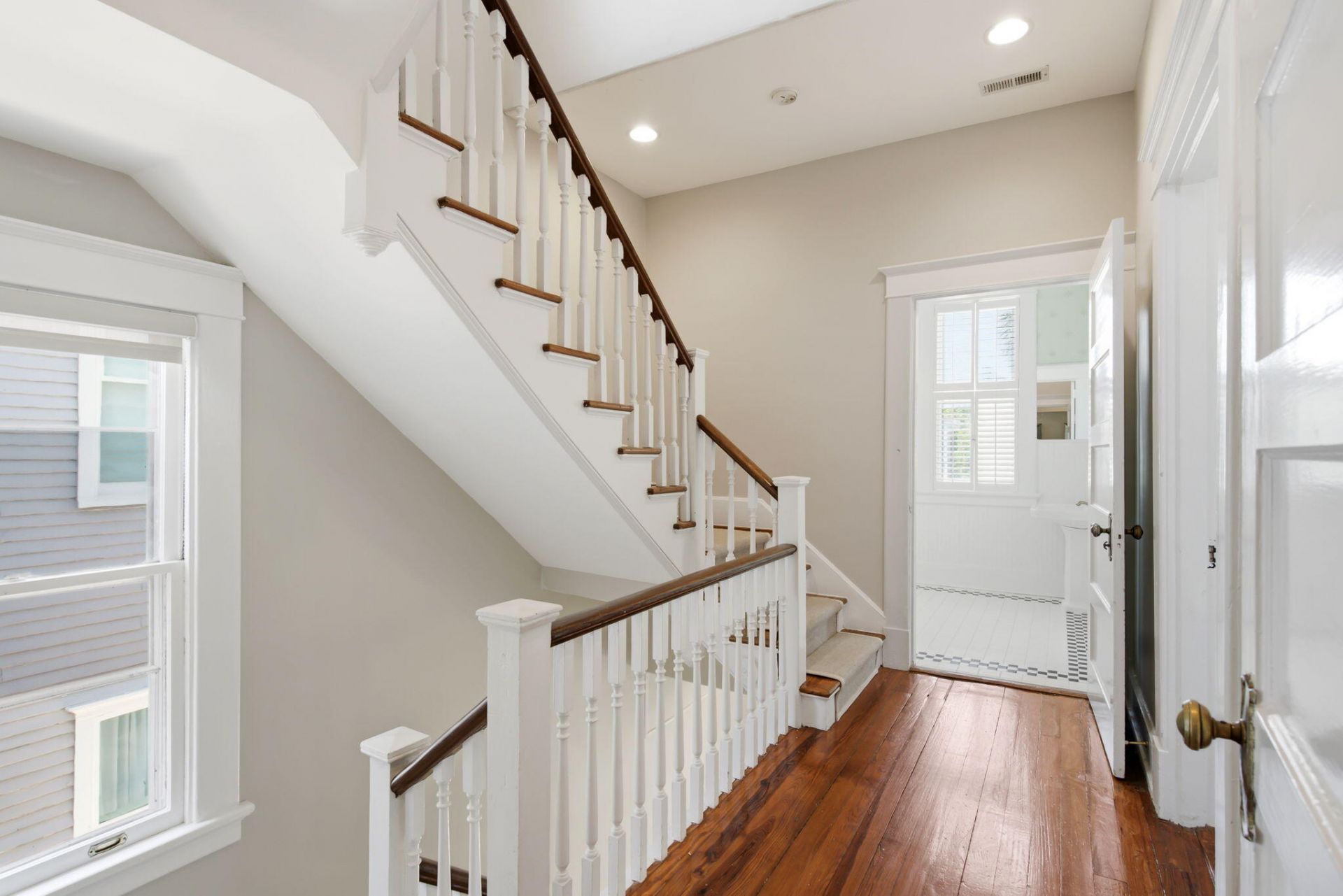 9 Colonial Street Photo 26