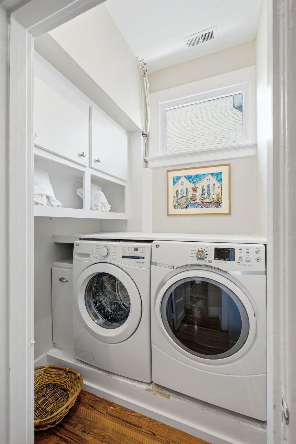9 Colonial Street Photo 34