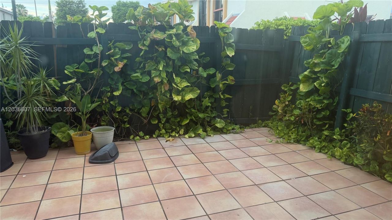8340 NW 10th St , Unit 1G, Miami, FL 33126 Photo