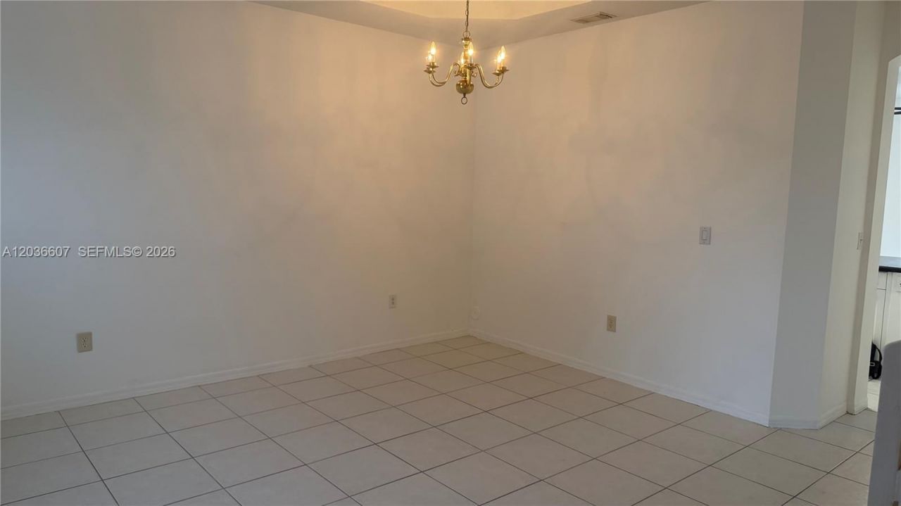 8340 NW 10th St, Unit 1G, Miami, FL 33126 Photo