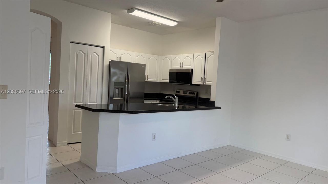 8340 NW 10th St, Unit 1G, Miami, FL 33126 Photo