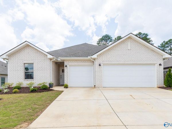 6017 SE Margie Collins Drive, Owens Cross Roads, AL 35763