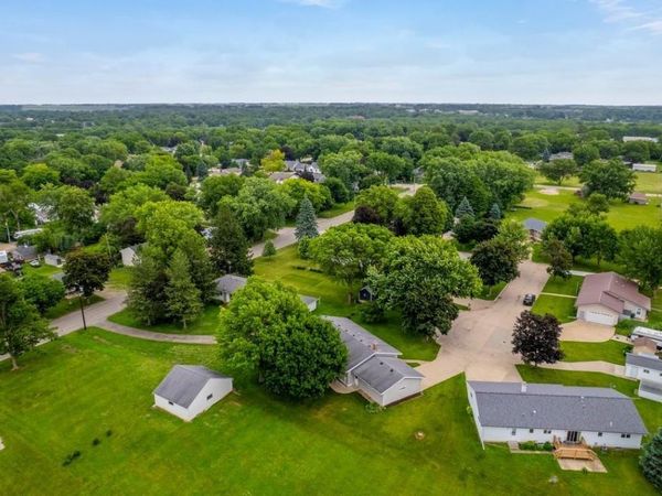 2 Riden Circle, Charles City, IA 50616