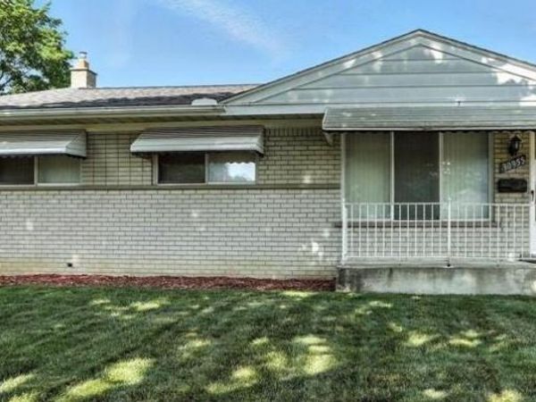 30955 Iroquois Drive , Warren, MI 48088