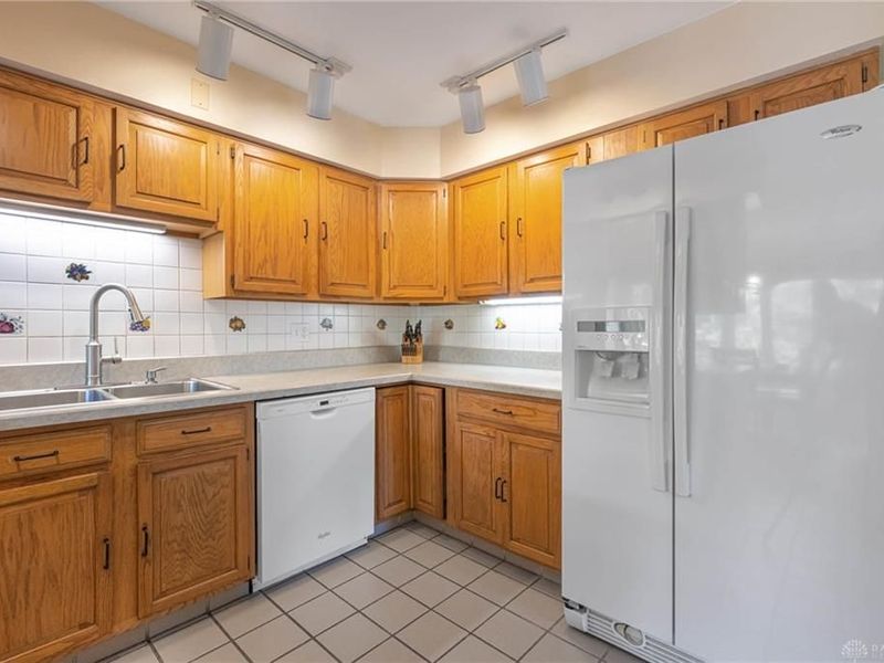 1182 Westridge Road, Washington Township, OH 45459 Photo 10