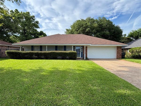 2527 Spruce Drive , Bossier City, LA 71111