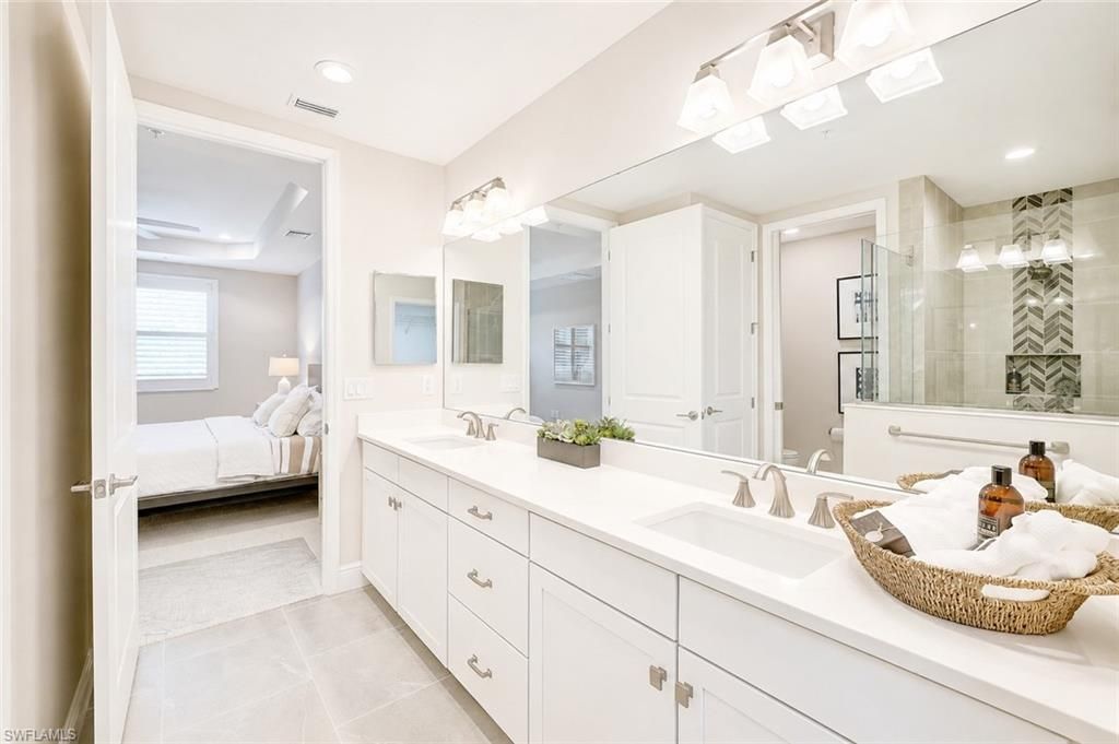 2620 Seychelles Cir, Unit 1302, Naples, FL 34112 Photo