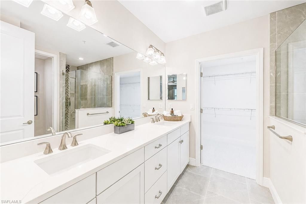 2620 Seychelles Cir, Unit 1302, Naples, FL 34112 Photo