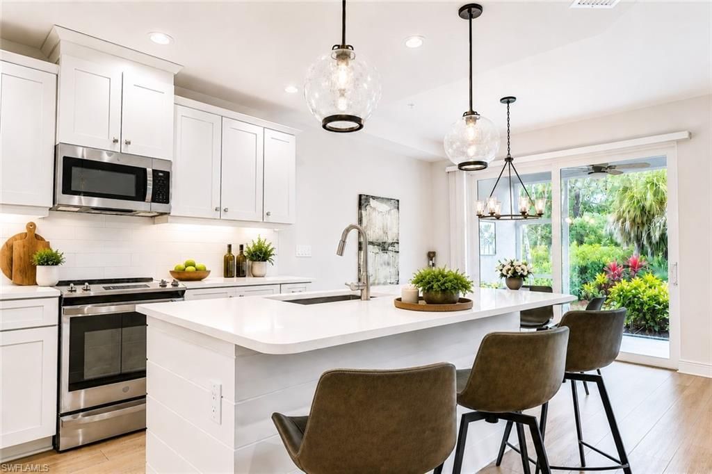 2620 Seychelles Cir, Unit 1302, Naples, FL 34112 Photo