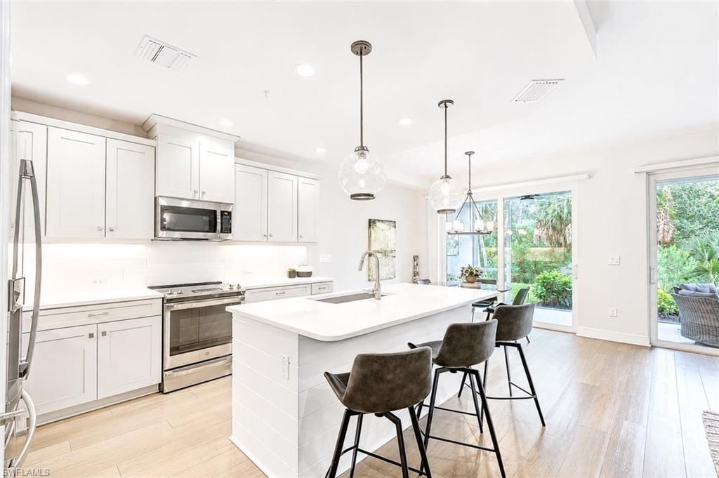 2620 Seychelles Cir, Unit 1302, Naples, FL 34112 Photo