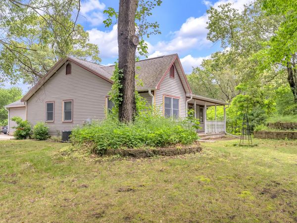 9024 Oak Street , Wheatfield, IN 46392