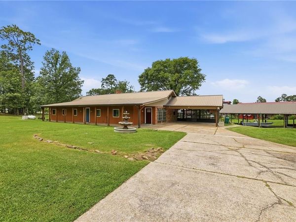 32557 PONCHARTRAIN Drive , Springfield, LA 70462
