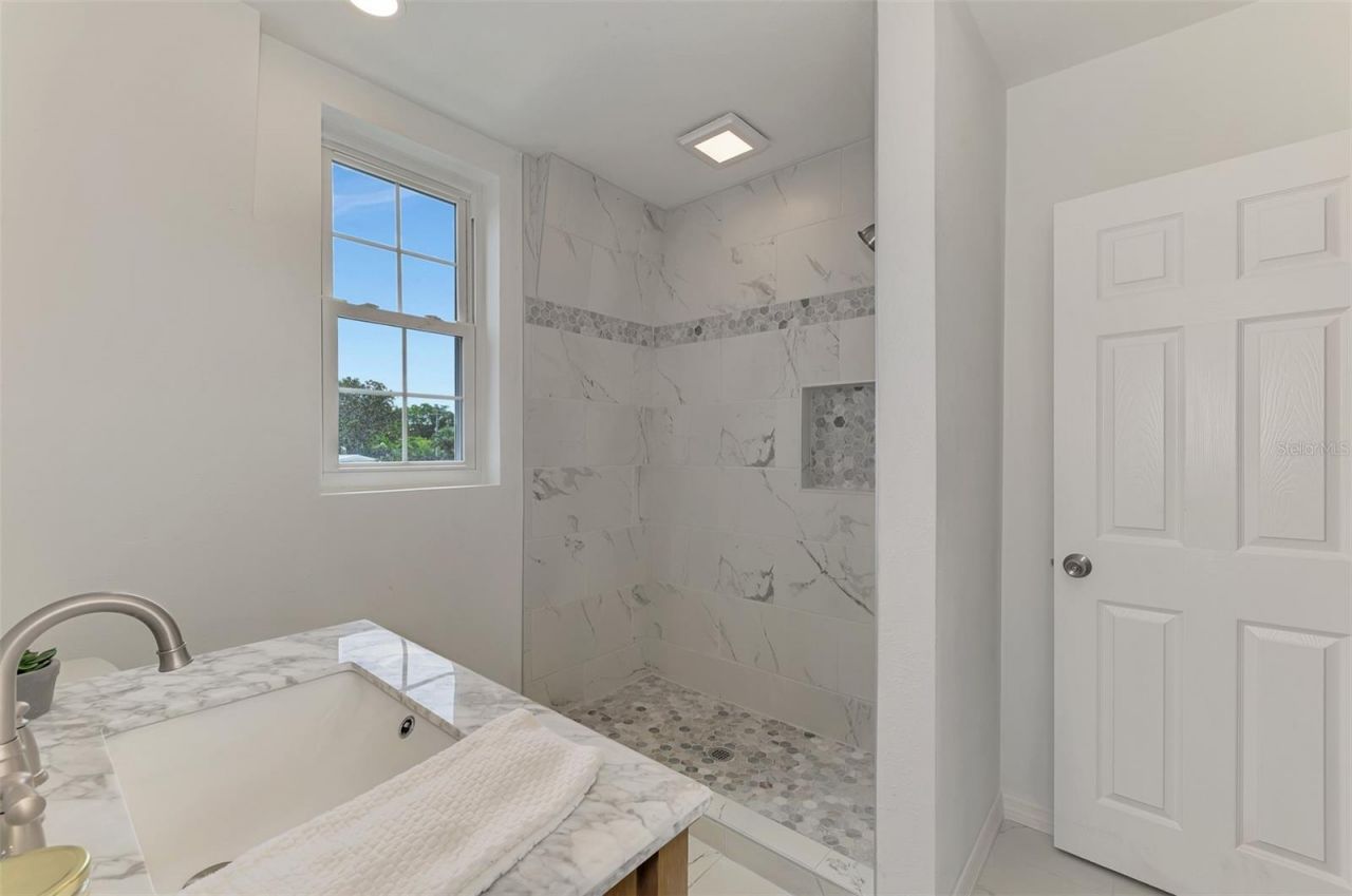5030 18th Avenue W, Bradenton, FL 34209 Photo
