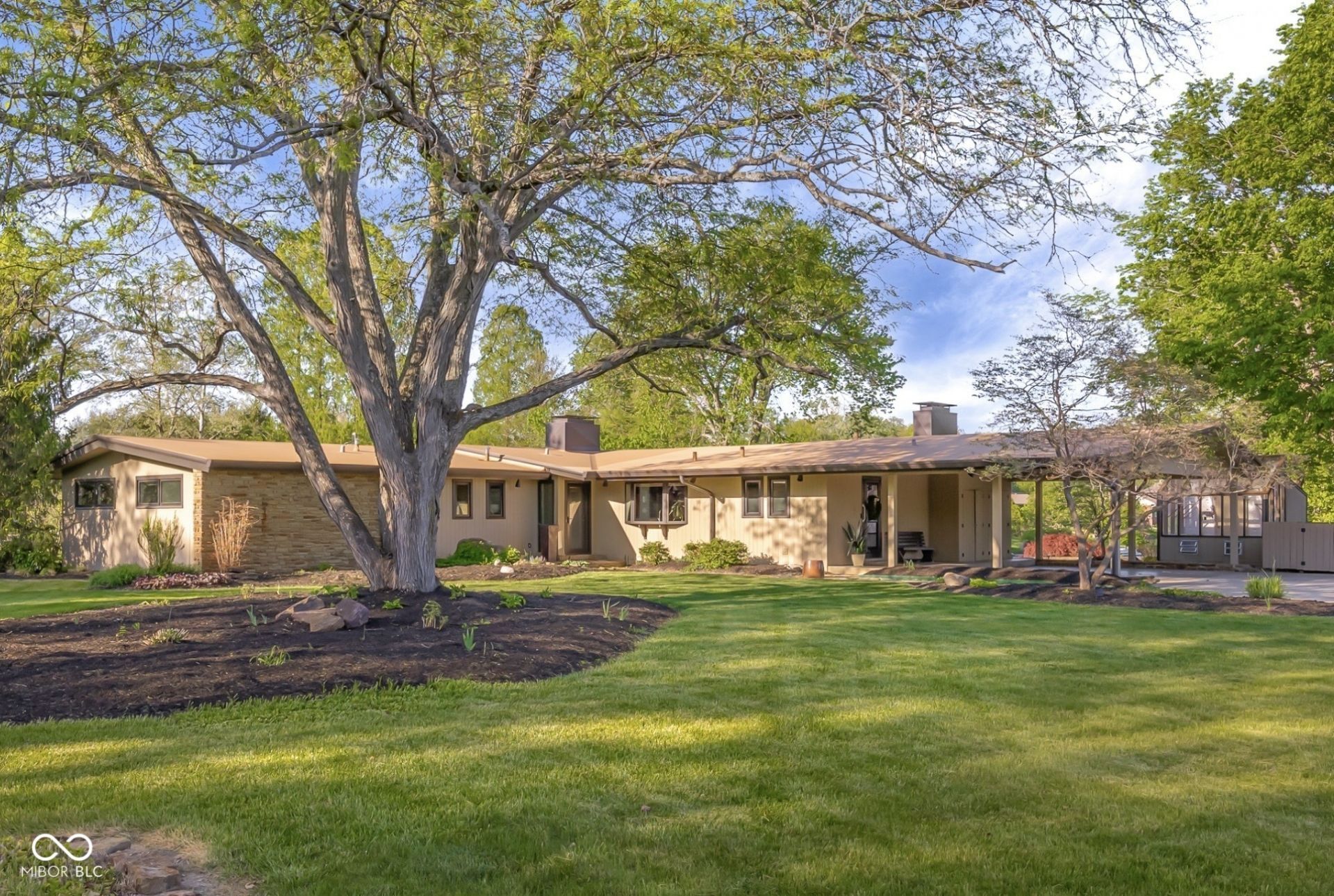 309 Flatrock Drive , Columbus, IN 47201 Main Photo