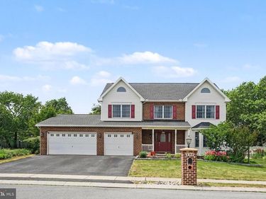 130 KOCH LANE , HARRISBURG, PA 17112