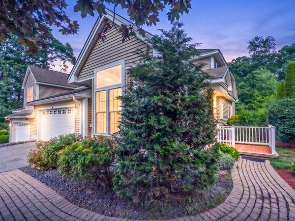 308 Sprucewood Ln, Unit 308, Clinton, MA 01510