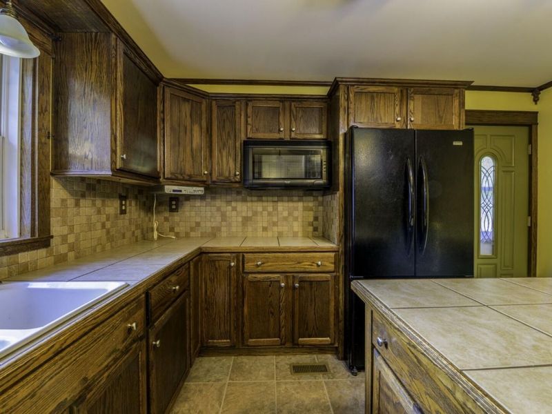 613 W Columbus Avenue, Bellefontaine, OH 43311 Photo 12