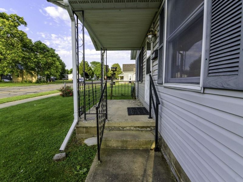 613 W Columbus Avenue, Bellefontaine, OH 43311 Photo 6
