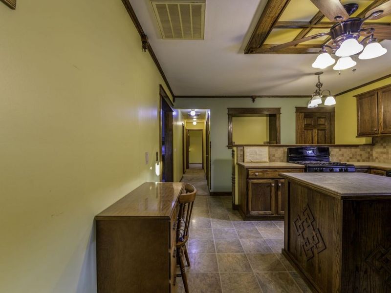 613 W Columbus Avenue, Bellefontaine, OH 43311 Photo 8