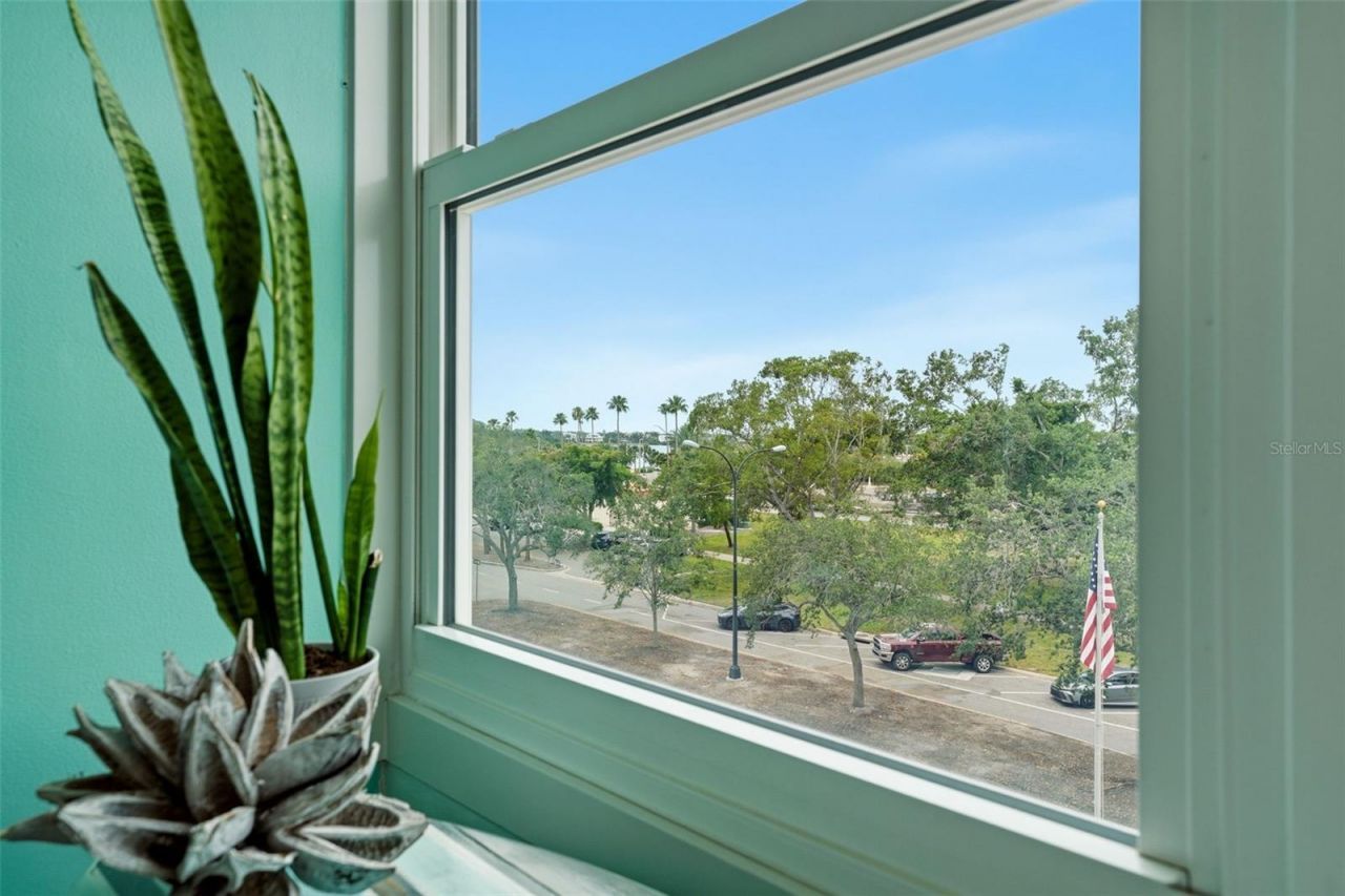 33 S Gulfstream Avenue , Unit 404, Sarasota, FL 34236 Photo