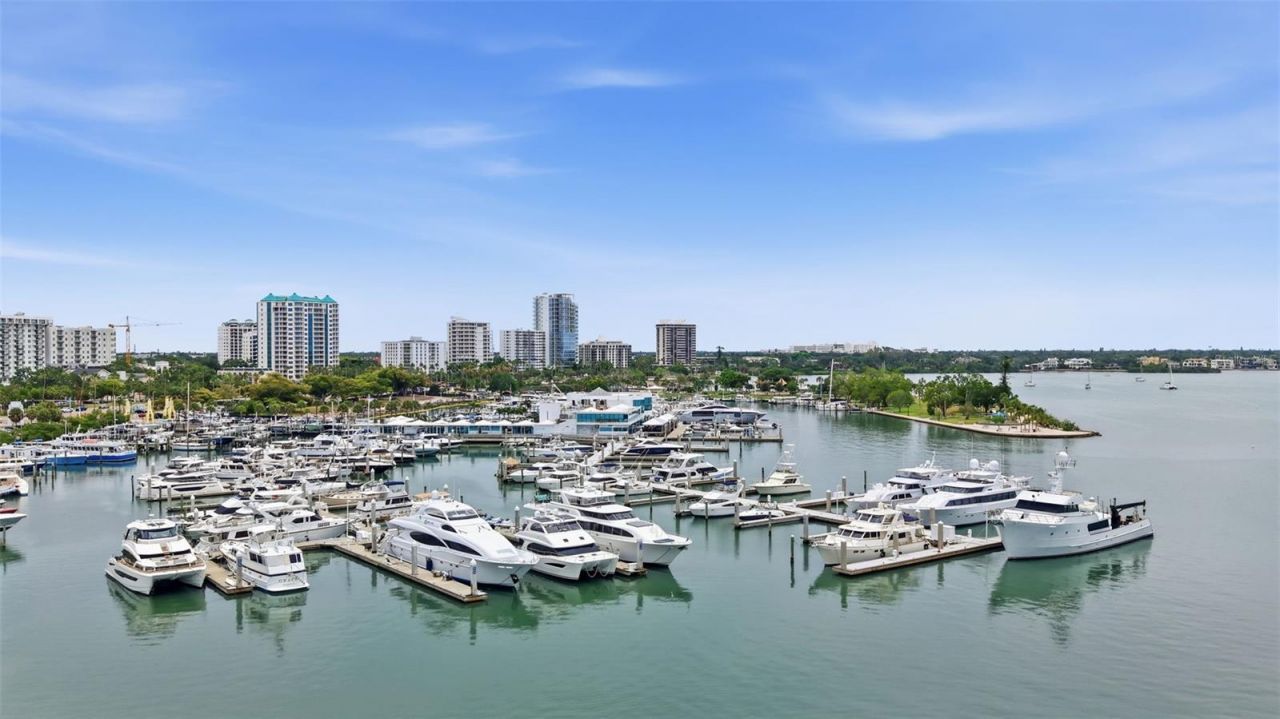 33 S Gulfstream Avenue , Unit 404, Sarasota, FL 34236 Photo