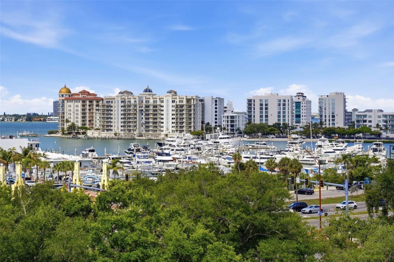 33 S Gulfstream Avenue , Unit 404, Sarasota, FL 34236 Photo