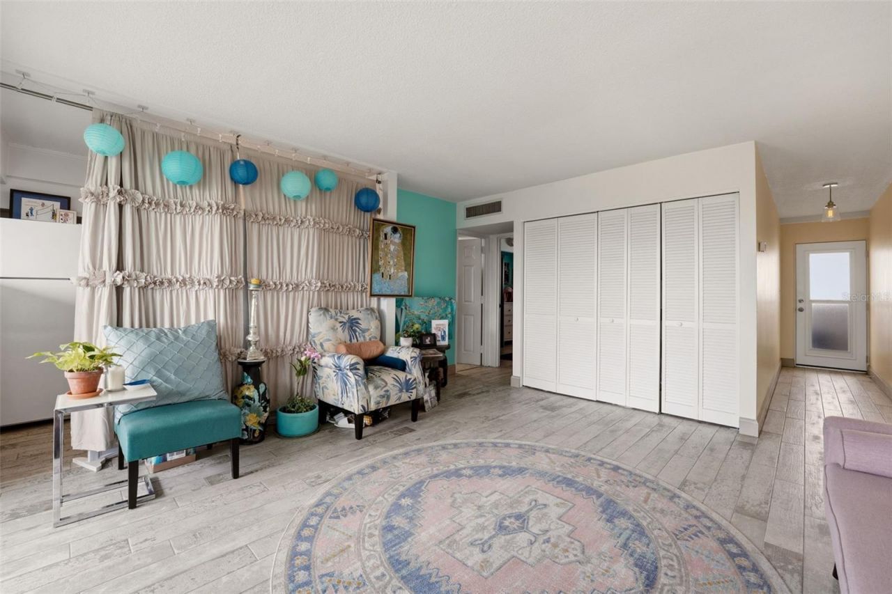 33 S Gulfstream Avenue , Unit 404, Sarasota, FL 34236 Photo