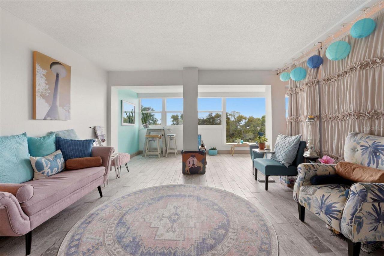 33 S Gulfstream Avenue , Unit 404, Sarasota, FL 34236 Photo