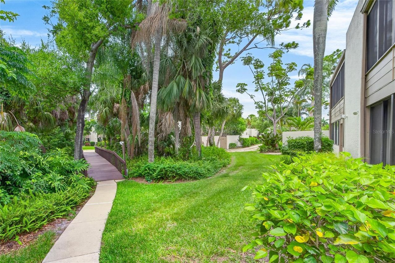 593 Lakeside Drive, Unit 593, Bradenton, FL 34210 Photo